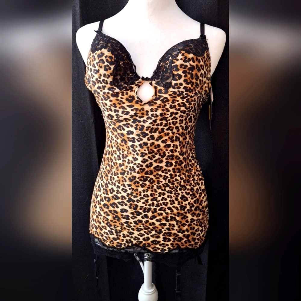 NEW 2 PIECE LEOPARD PRINT LINGERIE SET. NWT